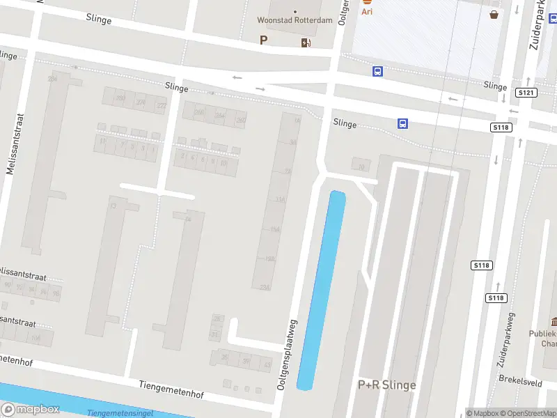 Ambulance met grote spoed naar de Ooltgensplaatweg in Rotterdam