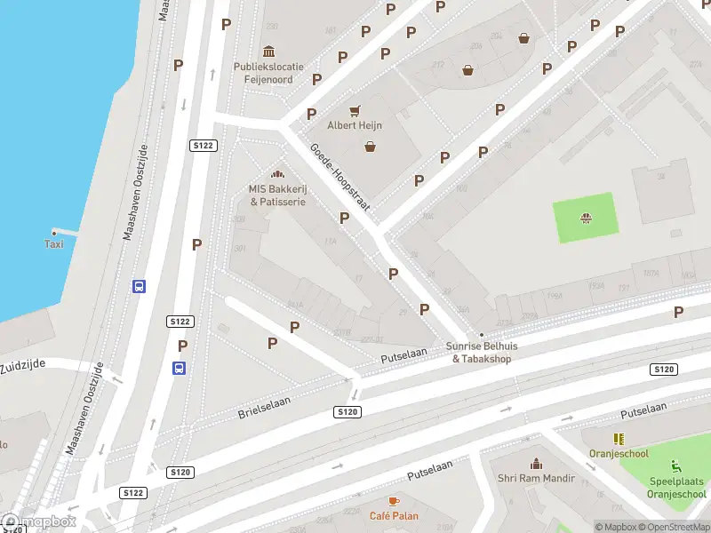 Ambulance met gepaste spoed naar de Goede-Hoopstraat in Rotterdam