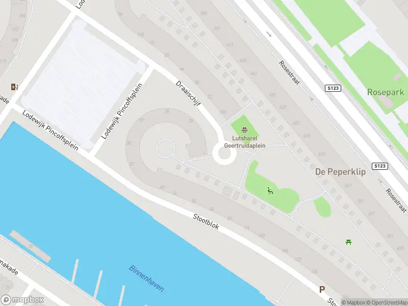 Ambulance met grote spoed naar de Lodewijk Pincoffsplein in Rotterdam