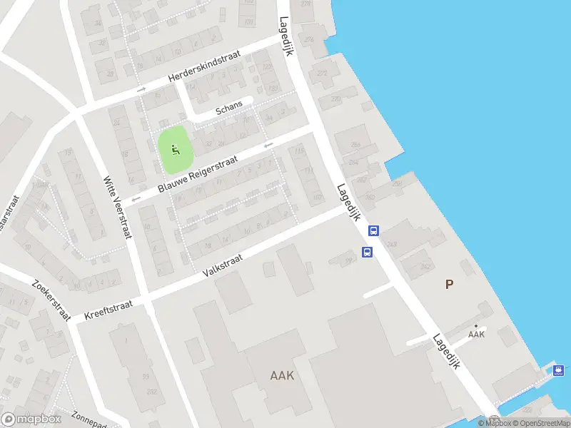 Ambulance met gepaste spoed naar de Valkstraat in Zaandijk