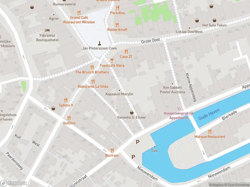 Ambulance met gepaste spoed naar de Grote Havensteeg in Hoorn