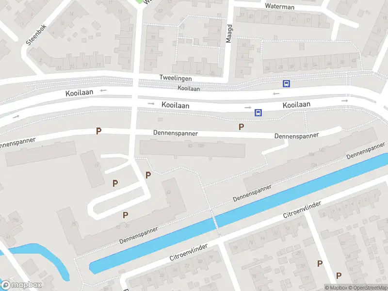 Ambulance met grote spoed naar de Dennenspanner in Hellevoetsluis