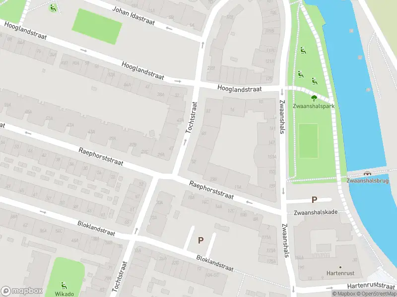 Ambulance met grote spoed naar de Tochtstraat in Rotterdam