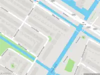 Ambulance met grote spoed naar de Balatonmeerlaan in Amsterdam