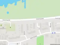 Ambulance met grote spoed naar de Zuiderlingedijk in Spijk