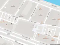 Ambulance met grote spoed naar de Cor Kieboomplein in Rotterdam