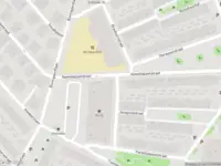 Ambulance met grote spoed naar de Kaneelappelstraat in Amsterdam