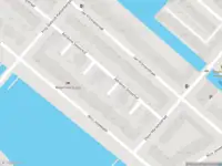 Ambulance met grote spoed naar de Adriënne Solserhof in Amsterdam