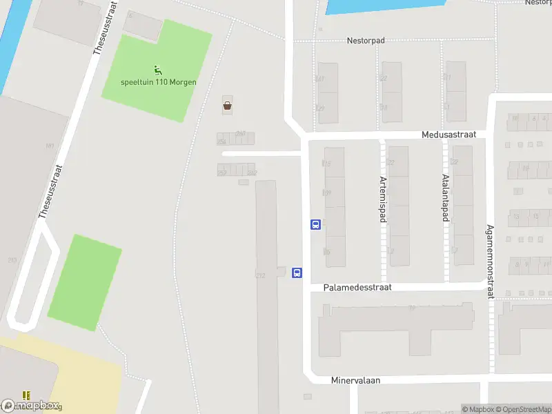 Ambulance met grote spoed naar de Achillesstraat in Rotterdam