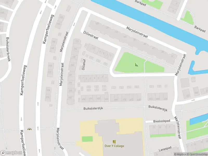 Ambulance met grote spoed naar de Dillehof in Amsterdam