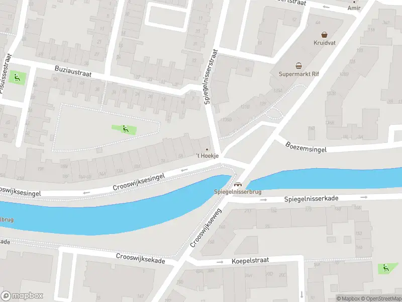 Ambulance met grote spoed naar de Crooswijksesingel in Rotterdam