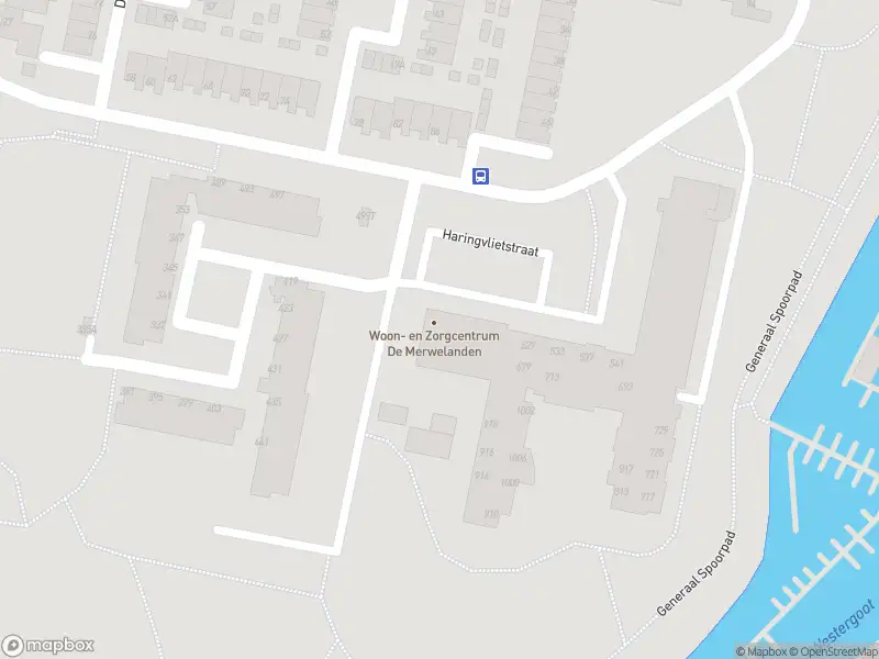 Ambulance met grote spoed naar de Haringvlietstraat in Dordrecht