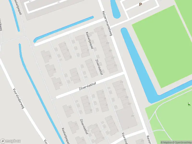 Ambulance met gepaste spoed naar de Zilvervlekhof in Hoogvliet Rotterdam
