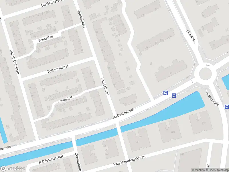 Ambulance met grote spoed naar de Vondellaan in Capelle aan den IJssel