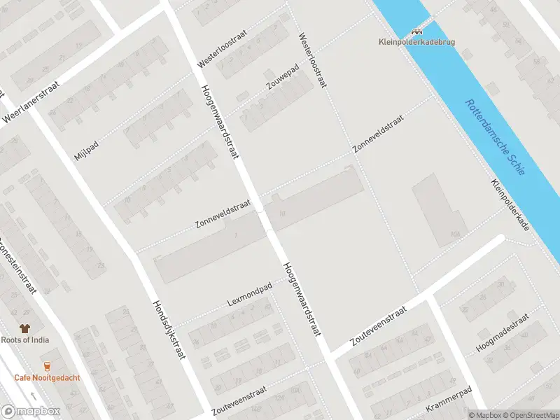 Ambulance met gepaste spoed naar de Hoogenwaardstraat in Rotterdam