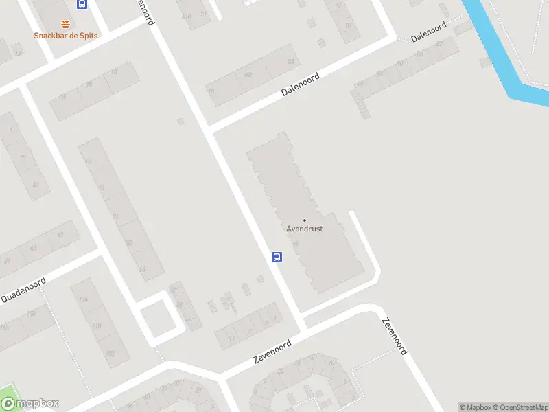 Ambulance met grote spoed naar de Nudenoord in Rotterdam