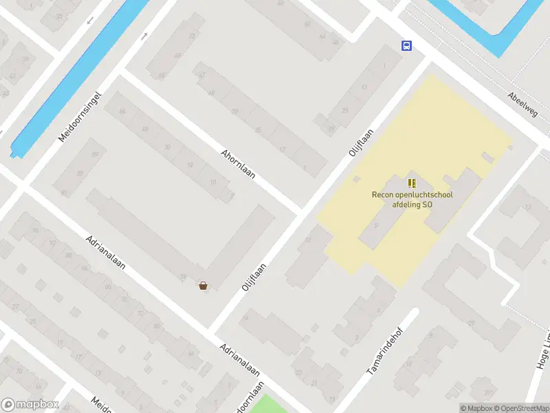 Ambulance met grote spoed naar de Olijflaan in Rotterdam