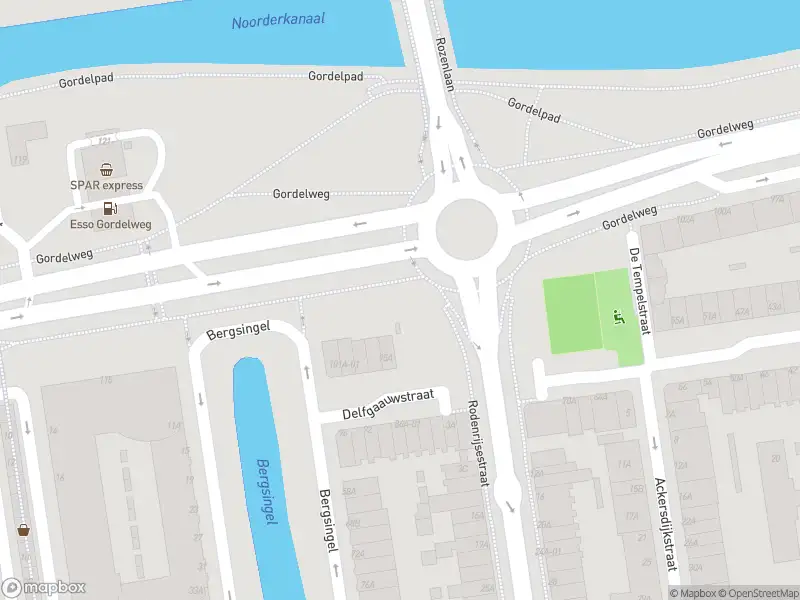 Ambulance met grote spoed naar de Gordelweg in Rotterdam
