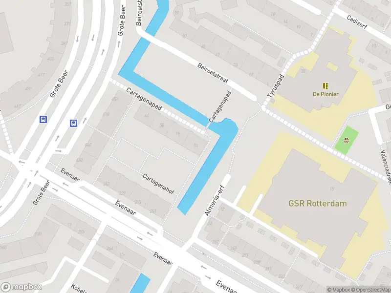 Ambulance met grote spoed naar de Cartagenapad in Rotterdam