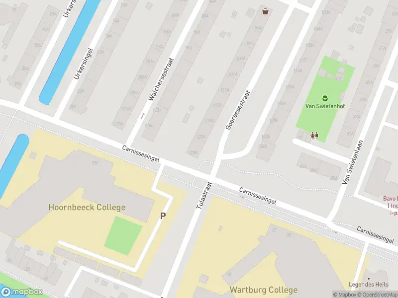 Ambulance met gepaste spoed naar de Carnissesingel in Rotterdam