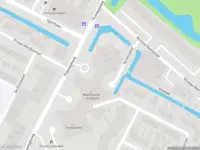 Ambulance met grote spoed naar de Nicolaas Beetsstraat in Alblasserdam