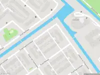 Ambulance met grote spoed naar de Graaf Engelbrechtlaan in Leidschendam