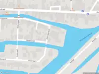 Ambulance met grote spoed naar de Zeilmakerspad in De Rijp