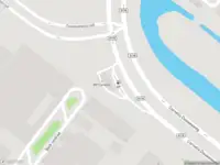 Ambulance met grote spoed naar de Cornelis Douwesweg in Amsterdam