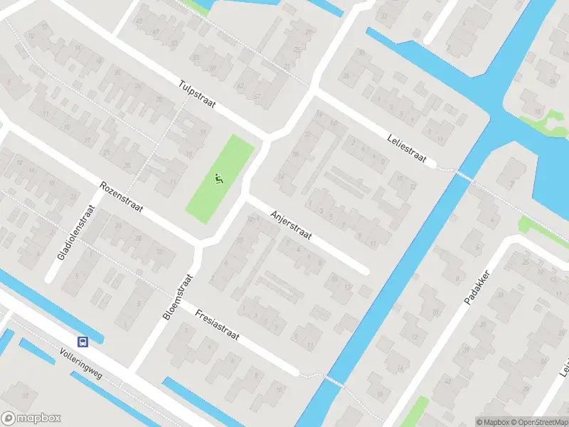 Ambulance met grote spoed naar de Anjerstraat in Waarland