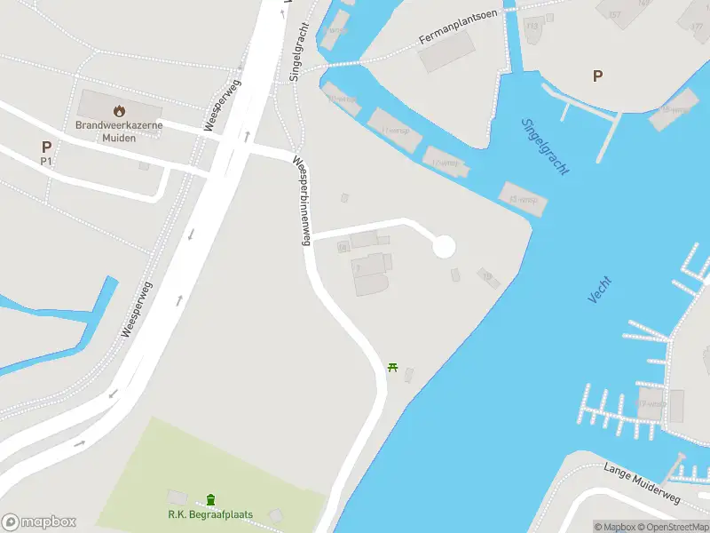 Brandweer met gepaste spoed naar de Weesperweg in Muiden vanwege een buitenbrand