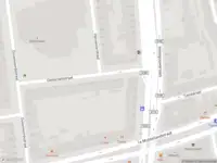 Ambulance met grote spoed naar de Oostervantstraat in Rotterdam