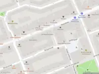 Ambulance met grote spoed naar de Kneppelhoutstraat in Amsterdam