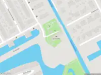 Ambulance met grote spoed naar de Bovendijk in 's-Gravenhage