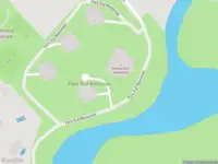 Ambulance met grote spoed naar de Park Oud Wassenaar in Wassenaar