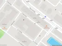 Ambulance met grote spoed naar de NDSM-straat in Amsterdam