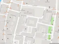 Ambulance met gepaste spoed naar de Pastorietuin in Schiedam
