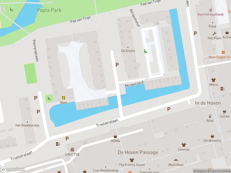 Ambulance met grote spoed naar de Poptahof Zuid in Delft