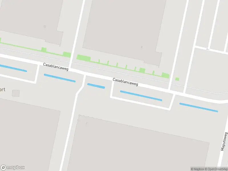 Ambulance met grote spoed naar de Casablancaweg in Amsterdam