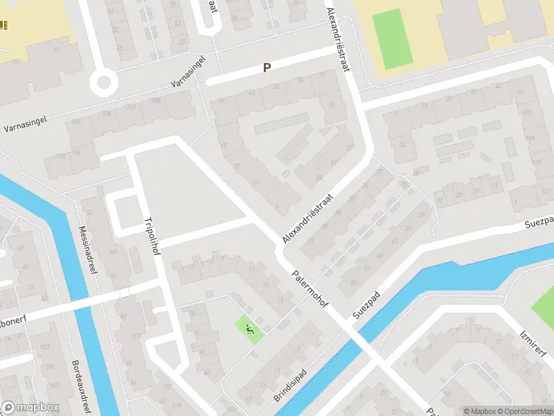 Ambulance met grote spoed naar de Algiersstraat in Rotterdam