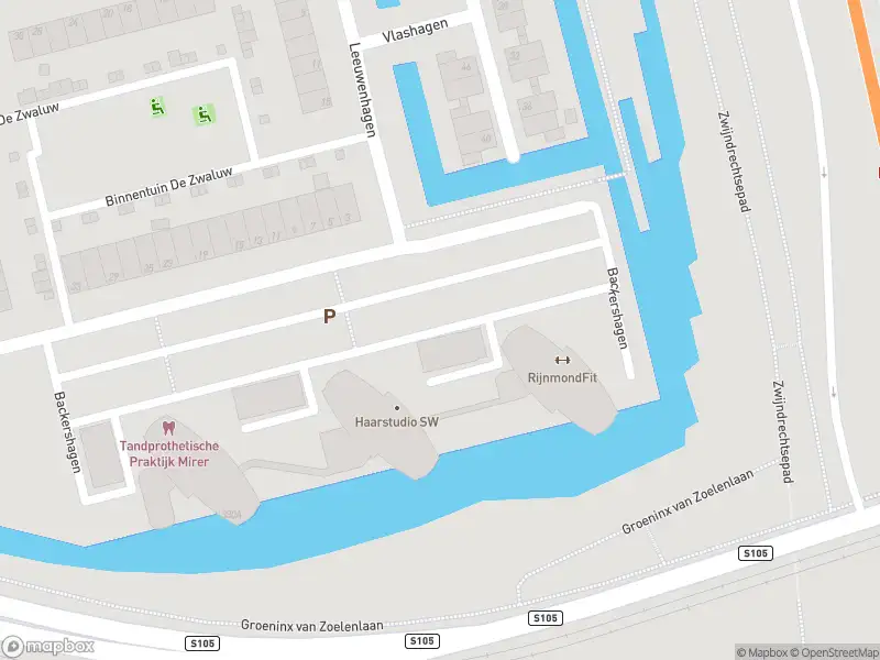 Ambulance met grote spoed naar de Backershagen in Rotterdam