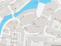 Ambulance met grote spoed naar de Zuidpassage in Spijkenisse
