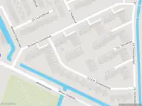 Ambulance met grote spoed naar de Domela Nieuwenhuisstraat in Papendrecht