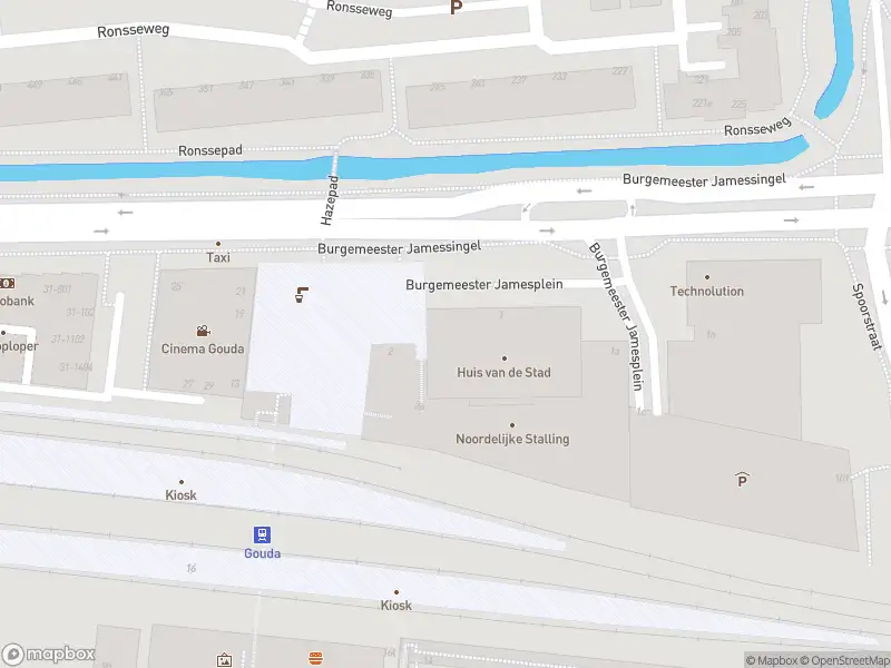 Ambulance met gepaste spoed naar de Burgemeester Jamesplein in Gouda