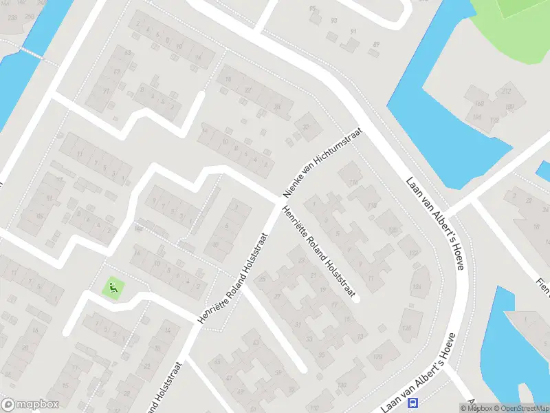 Ambulance met gepaste spoed naar de Henriëtte Roland Holststraat in Castricum
