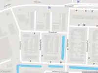 Ambulance met grote spoed naar de Elzenstraat in Alphen aan den Rijn