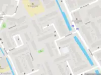 Ambulance met grote spoed naar de Hofsingel in Maasland