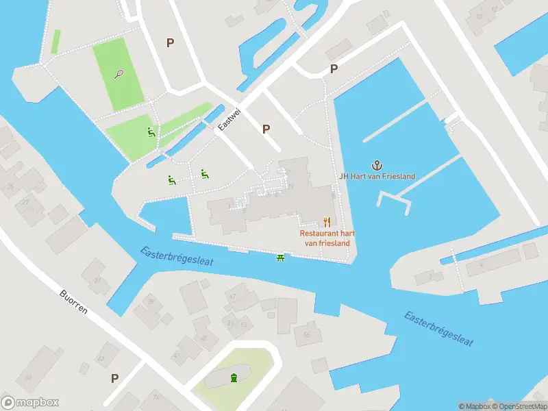 Ambulance met grote spoed naar de Eastwei in Uitwellingerga