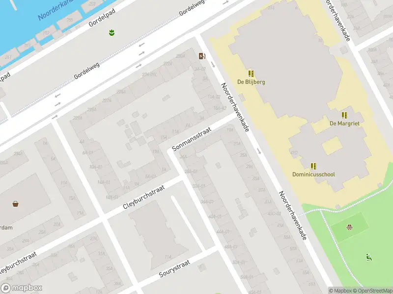 Ambulance met grote spoed naar de Sonmansstraat in Rotterdam