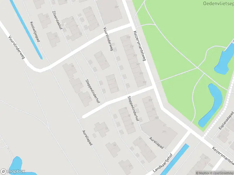 Ambulance met gepaste spoed naar de Steppevlinderhof in Hoogvliet Rotterdam