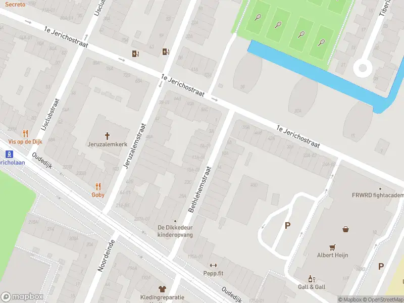 Ambulance met gepaste spoed naar de Bethlehemstraat in Rotterdam